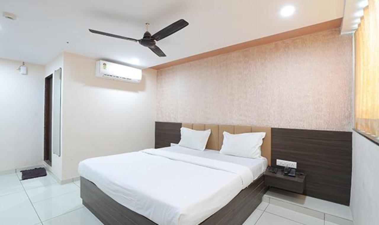 Fabhotel The Heaven Ahmedabad Bagian luar foto