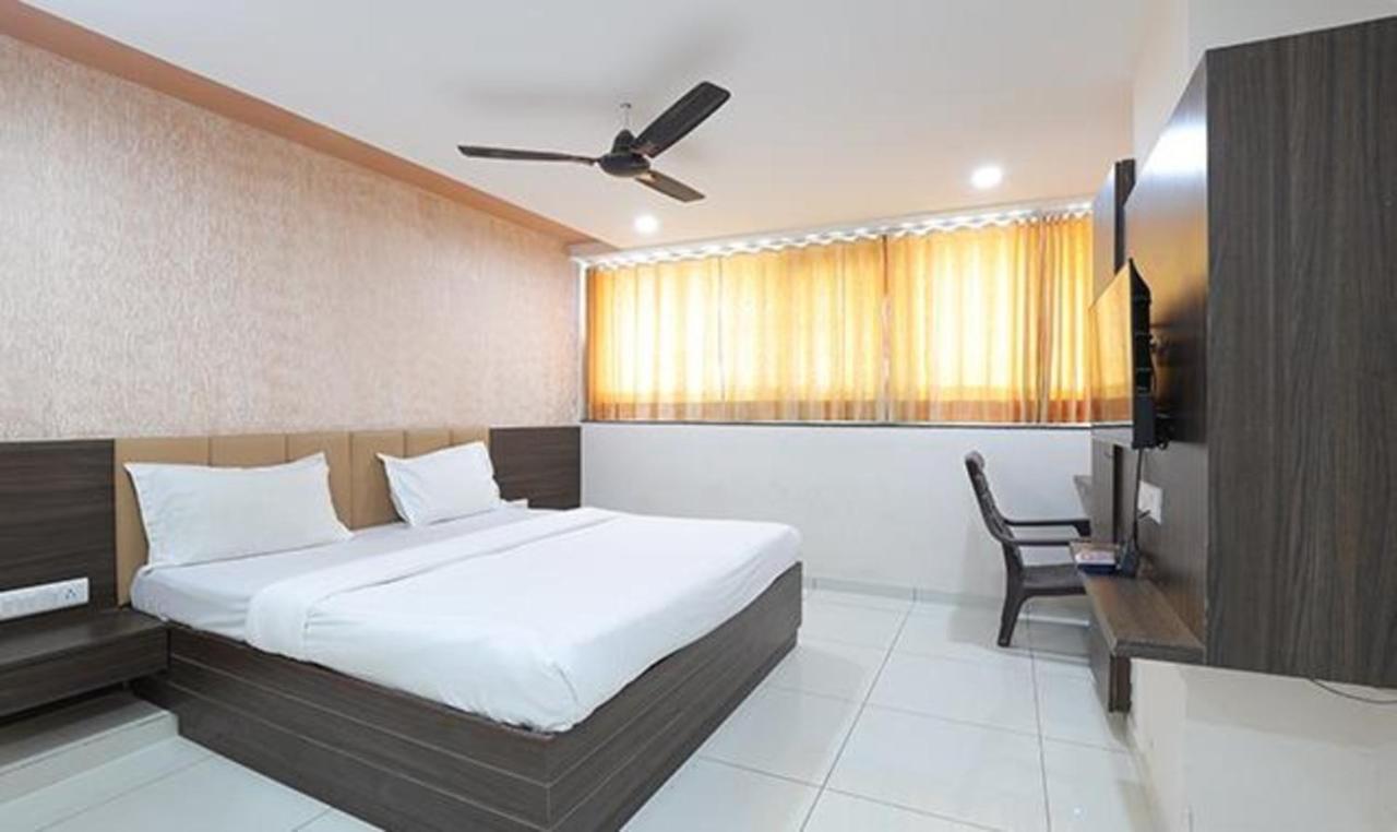 Fabhotel The Heaven Ahmedabad Bagian luar foto