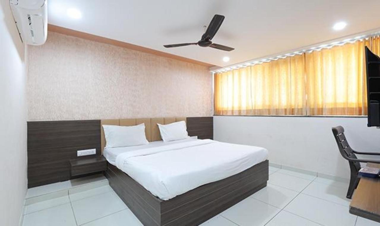 Fabhotel The Heaven Ahmedabad Bagian luar foto