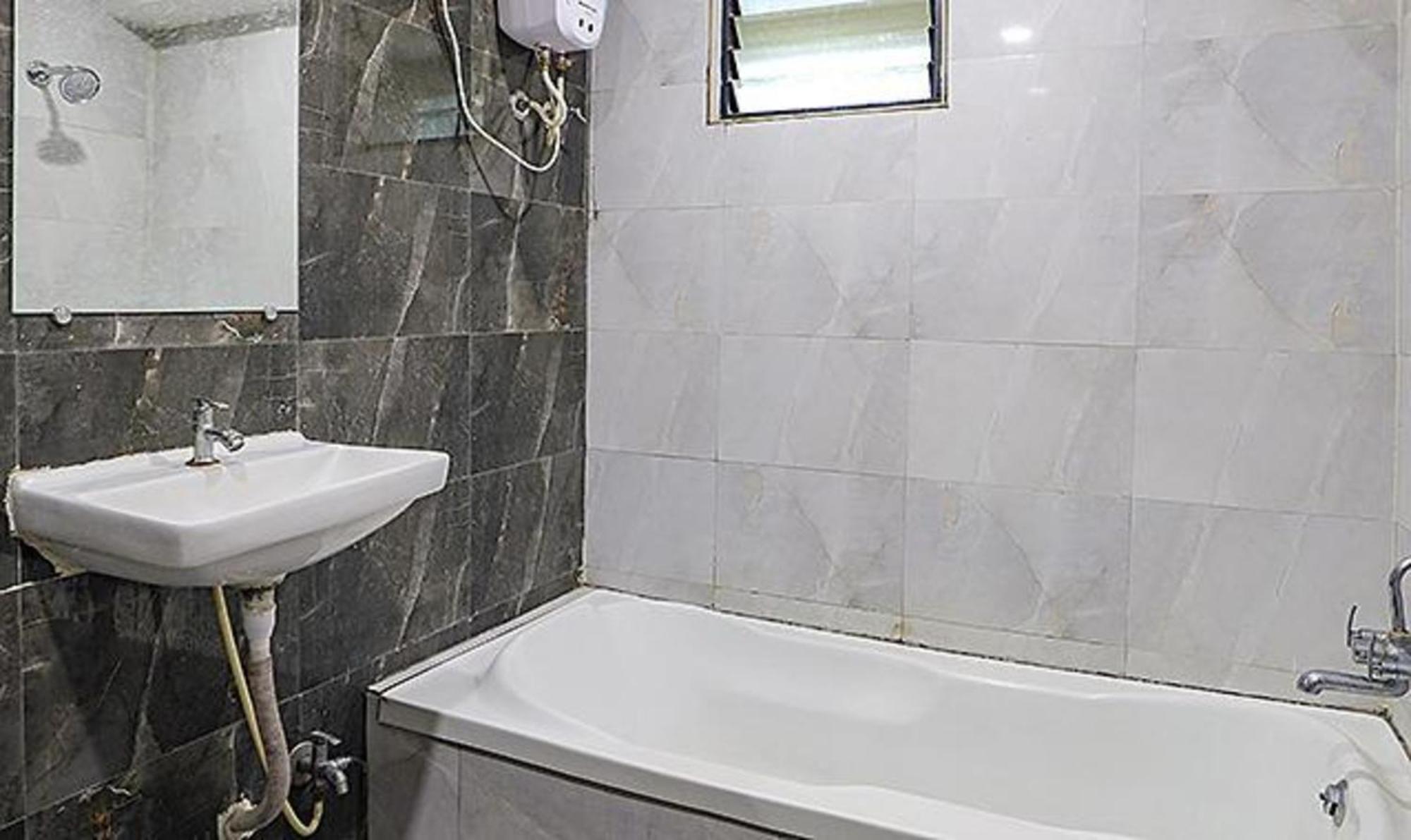 Fabhotel The Heaven Ahmedabad Bagian luar foto